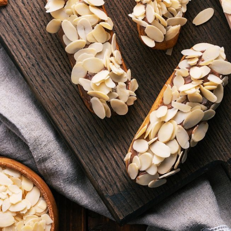 Миндальные лепестки бланшированные, толщина 0,5-0,7 мм | 100 - 250 гр., 1 кг.